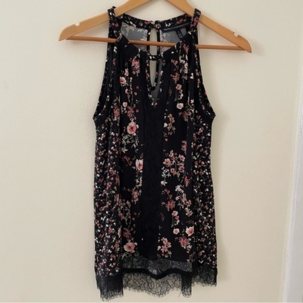 Like New Floral Sleeveless Black Top with Lace Trim